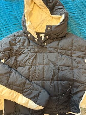 Woman’s Black & Cream Hooded Puffer Jacket